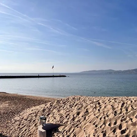 Carina- 2-4 Pers- Standing Hyper Centre Climatise Apartment Saint-Raphael (Var)